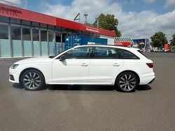 Weiß Gebraucht 2020 Audi A4 Black Edition Kombi | 19.990 €