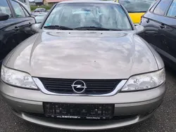 Metallic Gebraucht 1999 Opel Vectra Limousine | 400 € (Superpreis)