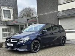 Blau Gebraucht 2017 Mercedes B250 AMG line Van / Kleinbus | 16.990 € (Fairer Preis)