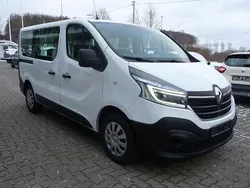 Gletscherweiss Gebraucht 2020 Renault Trafic Life Van | 18.450 € (Teuer)