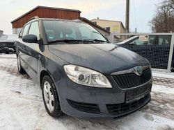 Grau Gebraucht 2011 Skoda Fabia Family Kombi | 4.400 € (Fairer Preis)