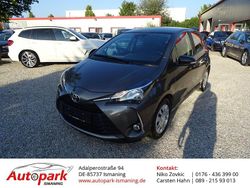 Grau Gebraucht 2017 Toyota Yaris Basis Kleinwagen | 10.990 € (Fairer Preis)
