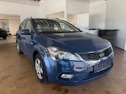 Blau Gebraucht 2011 Kia Ceed Sportswagon Kombi | 2.930 € (Guter Preis)