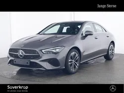 Grau Gebraucht 2024 Mercedes CLA180 Progressive Limousine | 31.918 € (Guter Preis)
