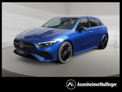 Metalliclack spektralblau Gebraucht 2024 Mercedes A200 Night Limousine | 35.369 € (Teuer)