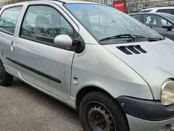 Grau Gebraucht 2005 Renault Twingo Kleinwagen | 400 € (Superpreis)