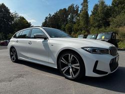 Weiß Gebraucht 2023 BMW 318 M Sport Kombi | 33.450 € (Fairer Preis)