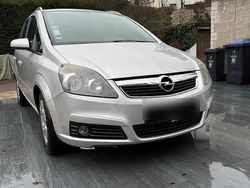 Silber Gebraucht 2007 Opel Zafira Van / Kleinbus | 3.900 € (Etwas zu teuer)