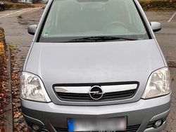 Silber Gebraucht 2006 Opel Meriva Van / Kleinbus | 551 € (Guter Preis)