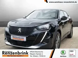 Schwarz Gebraucht 2022 Peugeot e-2008 Active SUV | 19.949 € (Superpreis)