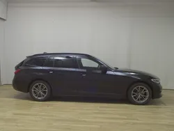 Schwarz Gebraucht 2022 BMW 320 Sport Line Kombi | 23.480 € (Guter Preis)