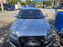 Grau Gebraucht 2006 Audi Q7 SUV | 7.200 € (Fairer Preis)