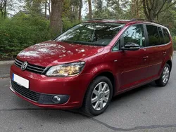 Rot Gebraucht 2012 VW Touran Van / Kleinbus | 8.990 € (Fairer Preis)