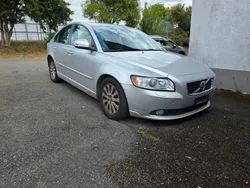 Grau Gebraucht 2011 Volvo S40 Limousine | 2.700 €