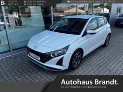 Weiß Gebraucht 2024 Hyundai i20 Trend Limousine | 16.990 € (Guter Preis)