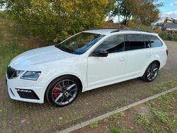 Weiß Gebraucht 2017 Skoda Octavia RS Kombi | 21.200 € (Etwas zu teuer)