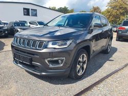 Grau Gebraucht 2017 Jeep Compass Limited SUV | 15.900 € (Etwas zu teuer)
