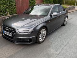 Grau Gebraucht 2015 Audi A4 Sport Limousine | 14.499 € (Fairer Preis)