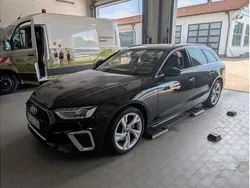 Mythosschwarz Gebraucht 2025 Audi A4 S-Line Kombi | 35.990 € (Guter Preis)