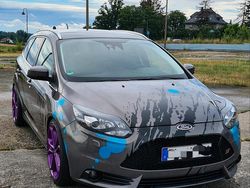 Braun Gebraucht 2014 Ford Focus Kombi | 17.399 €