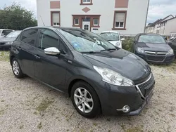 Grau Gebraucht 2014 Peugeot 208 Style Kleinwagen | 6.700 € (Fairer Preis)