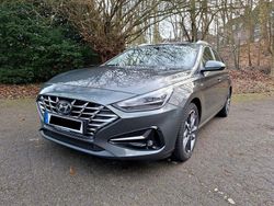 Grau Gebraucht 2022 Hyundai i30 Trend Kombi | 16.000 € (Fairer Preis)