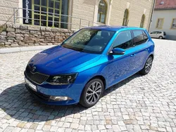 Blau Gebraucht 2015 Skoda Fabia Kleinwagen | 8.000 € (Fairer Preis)