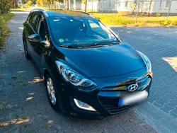 Schwarz Gebraucht 2012 Hyundai i30 Trend Kombi | 6.999 € (Etwas zu teuer)
