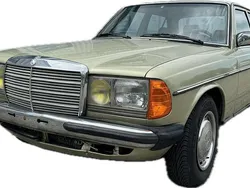 Grün Gebraucht 1982 Mercedes E300 Limousine | 7.500 €