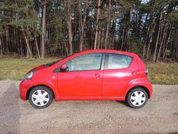 Rot Gebraucht 2009 Toyota Aygo Cool Kleinwagen | 2.049 € (Fairer Preis)