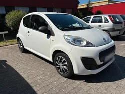 Weiß Gebraucht 2014 Peugeot 107 Kleinwagen | 2.350 € (Fairer Preis)