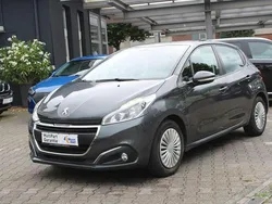 Grau Gebraucht 2016 Peugeot 208 Active Kleinwagen | 7.450 € (Fairer Preis)