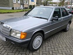 Grau Gebraucht 1987 Mercedes 190 Limousine | 9.500 €