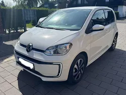 Weiß Gebraucht 2021 VW e-up! Active Kleinwagen | 12.595 € (Guter Preis)