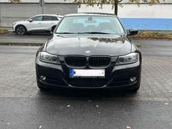 Schwarz Gebraucht 2011 BMW 318 Lifestyle Limousine | 9.150 € (Teuer)