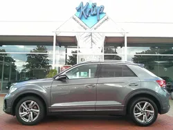 Grau Gebraucht 2024 VW T-Roc R-line SUV | 31.980 € (Fairer Preis)