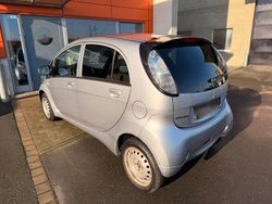 Silber Gebraucht 2014 Mitsubishi i-MiEV Kleinwagen | 3.599 €