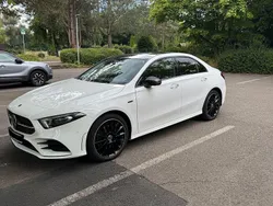 Weiß Gebraucht 2020 Mercedes A250 AMG line Limousine | 27.900 € (Fairer Preis)