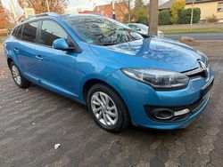 Blau Gebraucht 2014 Renault Mégane III Bose Edition Limousine | 6.400 € (Fairer Preis)
