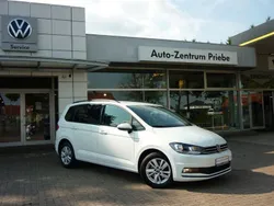 Weiß Gebraucht 2022 VW Touran Comfortline Van / Kleinbus | 27.290 € (Etwas zu teuer)