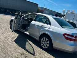 Silber Gebraucht 2009 Mercedes E350 Limousine | 20.500 €