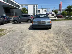 Blau Gebraucht 1992 Mercedes E230 Limousine | 3.400 €