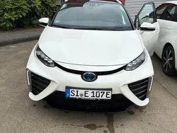 Weiß Gebraucht 2019 Toyota Mirai Limousine | 15.000 € (Etwas zu teuer)