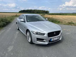 Silber Gebraucht 2018 Jaguar XE R-Sport Limousine | 14.500 € (Superpreis)