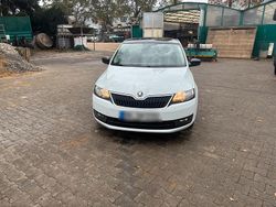 Weiß Gebraucht 2015 Skoda Rapid Limousine | 7.500 € (Fairer Preis)