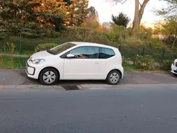 Weiß Gebraucht 2018 VW up! Kleinwagen | 3.500 € (Guter Preis)