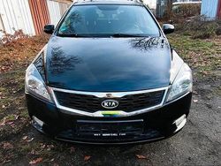 Schwarz Gebraucht 2011 Kia Ceed Sportswagon Kombi | 5.699 € (Fairer Preis)