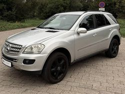 Silber Gebraucht 2006 Mercedes ML280 SUV | 8.990 € (Teuer)