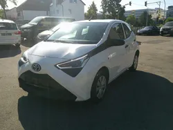 Weiß Gebraucht 2021 Toyota Aygo Business Edition Kleinwagen | 8.440 € (Guter Preis)