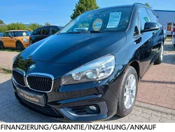 Schwarz Gebraucht 2015 BMW 218 Active Tourer Van / Kleinbus | 11.999 € (Fairer Preis)